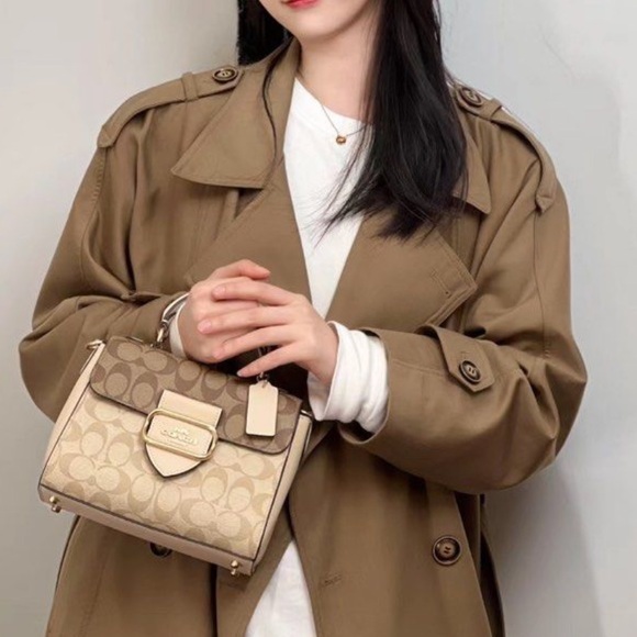 Coach Morgan Signature Canvas Messenger Crossbody Bag - Picture 3 of 16